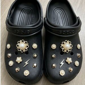 🆕 Jibbitz Shoe Charm Set: Pearl Flower & Gold Stud Charms: Set of 10 charms